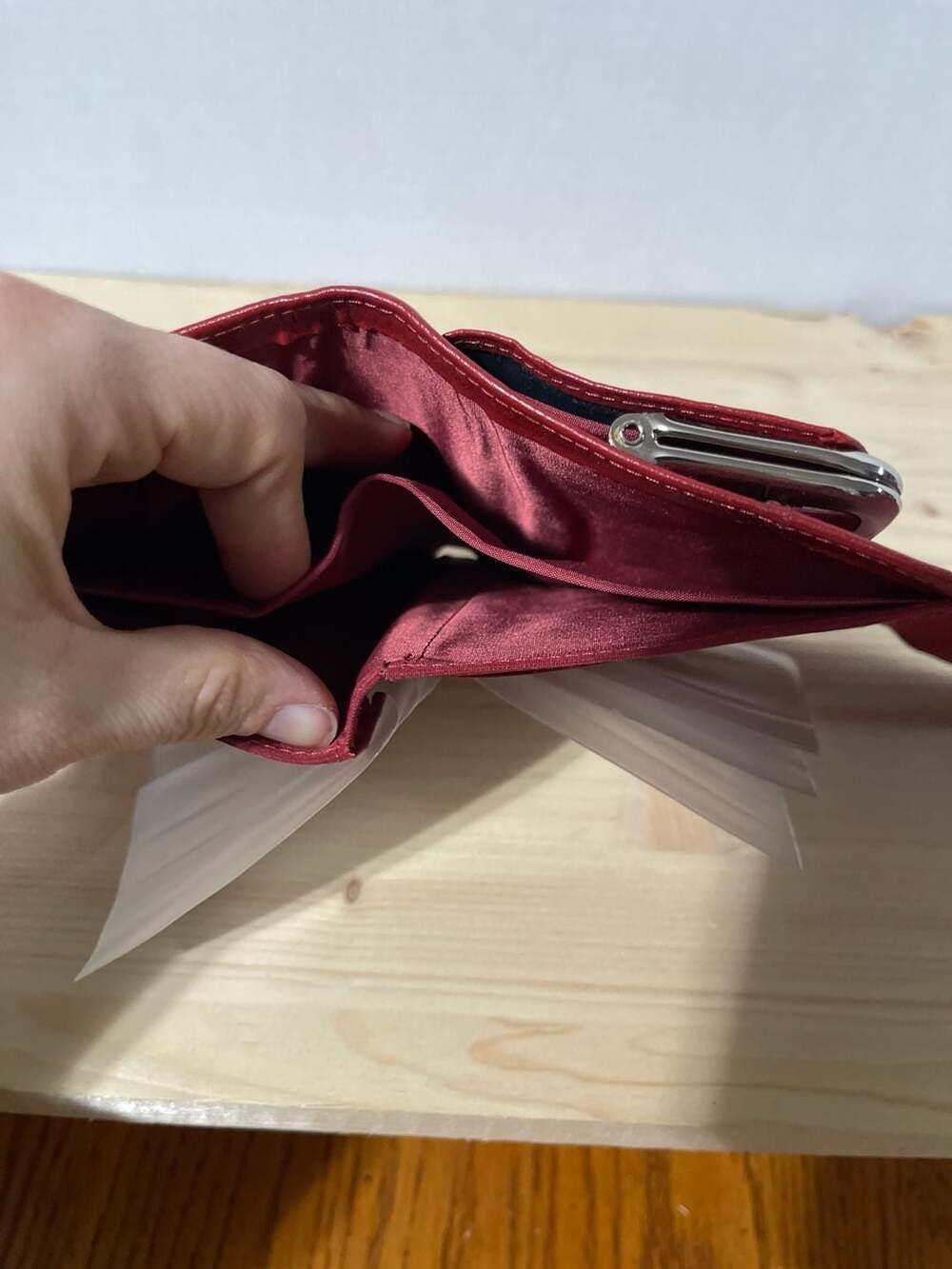Dopp Red Leather Kisslock Trifold Wallet with Card Slots - Picture 7 of 8